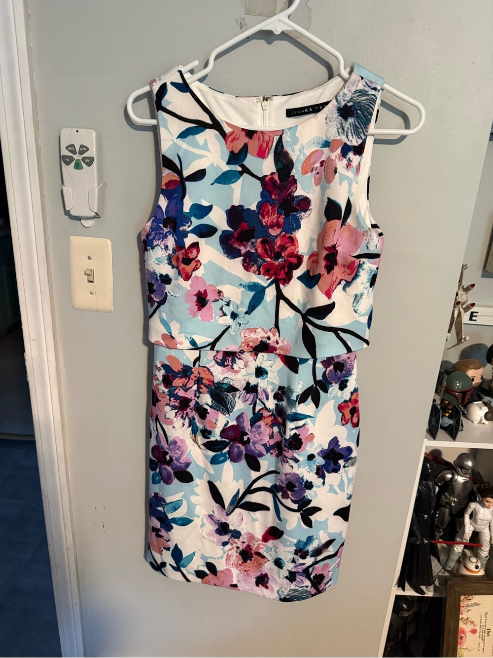 Ivanka Trump Floral Sleeveless Sheath Dress Size 2